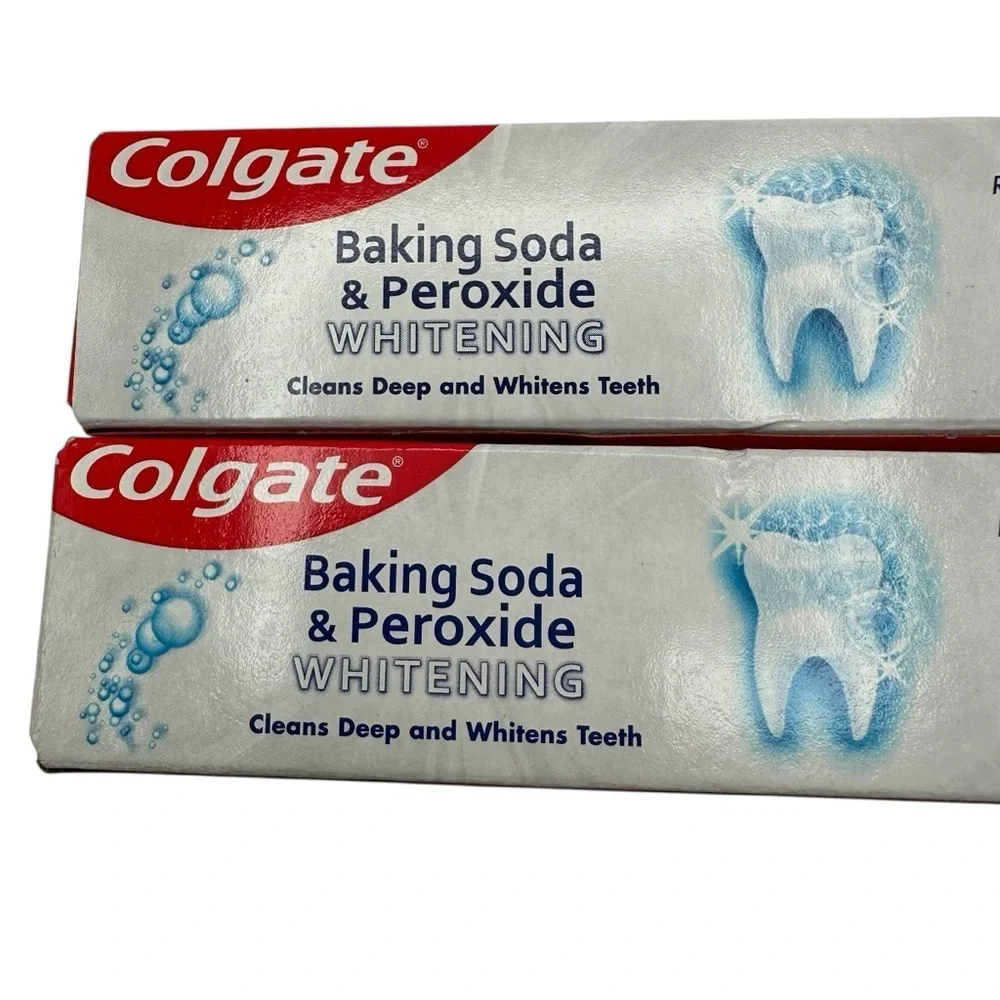 Colgate Toothpaste with Baking Soda & Peroxide, Brisk Mint for Whitening, 2 pack